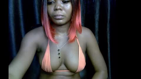 Snapshot of lizzy_petite chatting on 09-17-25, 07:21 lizzy online show from 09-17-25, 07:21