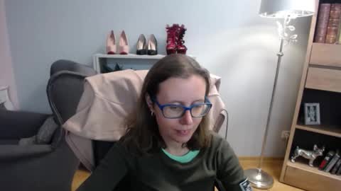 Lizzy online show from 09-25-25, 04:49