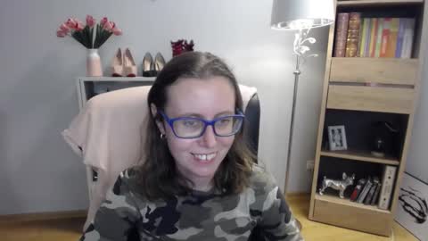 Lizzy online show from 11-14-25, 06:01