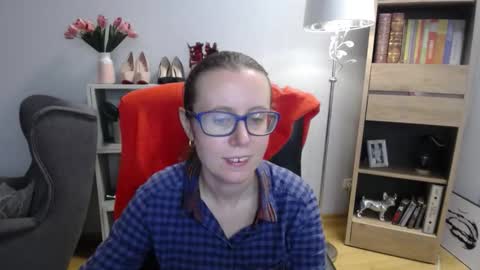 Lizzy online show from 11-20-25, 05:40