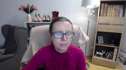 Lizzy online show from 11-27-25, 05:31
