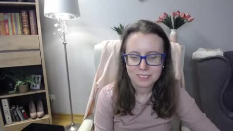 Snapshot of lizzy_sparkle chatting on 03-09-26, 05:22 Lizzy online show from 03-09-26, 05:22