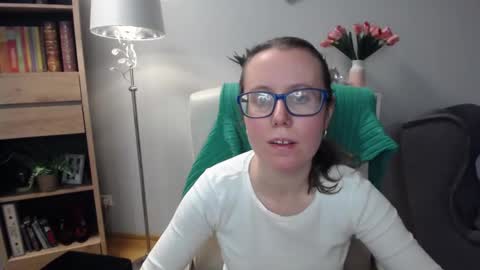 Snapshot of lizzy_sparkle chatting on 03-10-26, 05:45 Lizzy online show from 03-10-26, 05:45