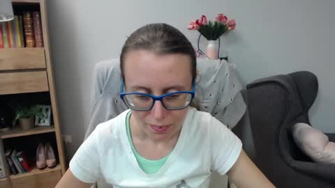 Lizzy online show from 06-01-26, 04:25