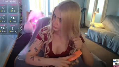 lizzycumm online show from 06-19-26, 08:18