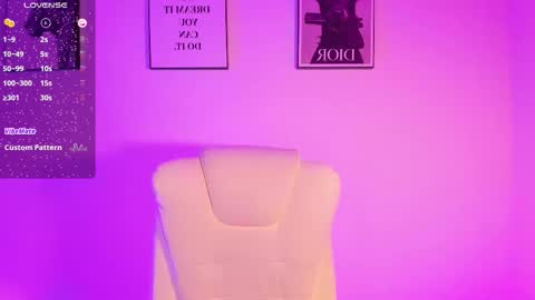 Snapshot of lizzyponcee chatting on 10-30-25, 12:17 lizzyponcee online show from 10-30-25, 12:17