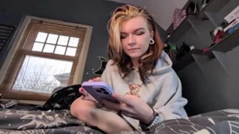 lizzybunny online show from 12-04-24, 02:04