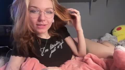 lizzybunny online show from 12-28-24, 05:03