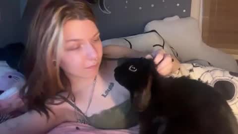 lizzybunny online show from 01-22-25, 04:55