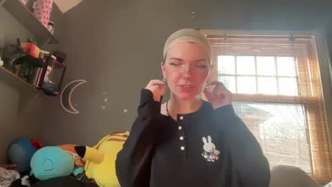 lizzybunny online show from 02-19-25, 02:01