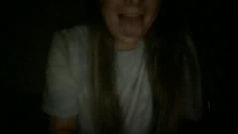 llainey1 online show from 09-19-25, 03:52
