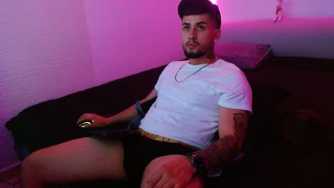 lliamm 2 online show from 01-26-25, 06:07