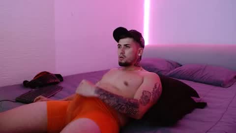 lliamm 2 online show from 02-08-25, 01:11