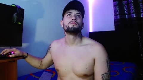 lliamm 2 online show from 01-12-26, 05:34