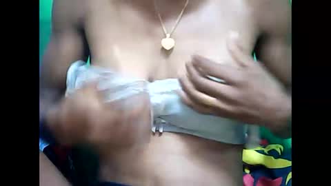 Snapshot of llouisse chatting on 04-15-26, 01:45 llouisse online show from 04-15-26, 01:45