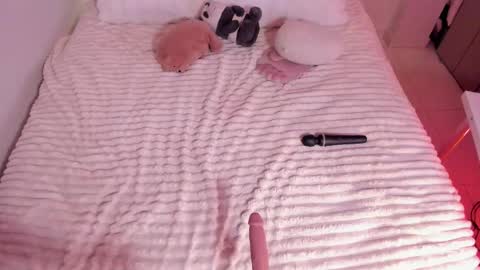 Snapshot of lm_kloeeh chatting on 09-12-25, 12:44 Kloe see you 28-11 to celebrate my birthday online show from 09-12-25, 12:44