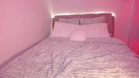 Snapshot of lm_kloeeh chatting on 09-30-25, 02:49 Kloe see you 28-11 to celebrate my birthday online show from 09-30-25, 02:49