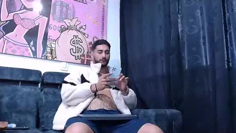 Snapshot of lobocruzhair1 chatting on 01-26-25, 12:22 lobocruzlatino online show from 01-26-25, 12:22