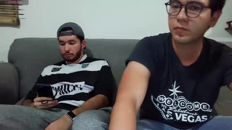 Snapshot of lobomx19 chatting on 10-28-25, 03:32 Lobo online show from 10-28-25, 03:32