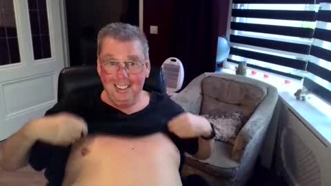 Snapshot of loebet chatting on 11-02-25, 03:47 Loebet online show from 11-02-25, 03:47