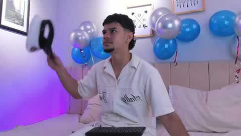 Snapshot of logan_9_ chatting on 04-23-26, 04:57 logan online show from 04-23-26, 04:57