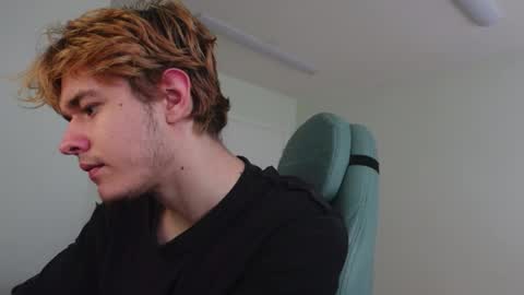 Snapshot of logan_fraser chatting on 11-02-25, 01:46 LOGAN FRASER online show from 11-02-25, 01:46