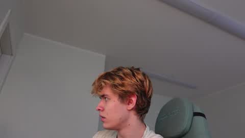 Snapshot of logan_fraser chatting on 11-15-25, 01:18 LOGAN FRASER online show from 11-15-25, 01:18