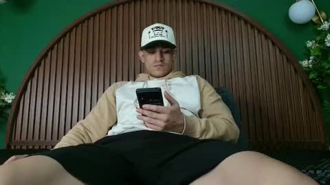 logan_griffin online show from 12-17-25, 05:02