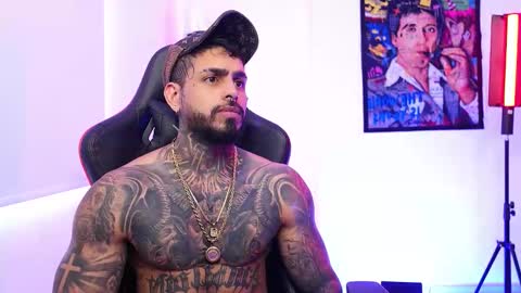 logan_hugh8 online show from 11-17-25, 07:19