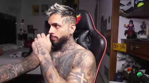 logan_hugh8 online show from 05-01-26, 11:37