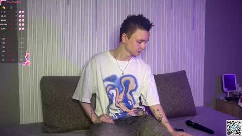 Snapshot of logan_mett chatting on 10-14-25, 04:41 Logan online show from 10-14-25, 04:41