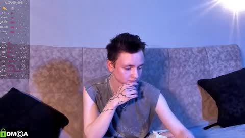 Snapshot of logan_mett chatting on 11-06-25, 11:37 Logan online show from 11-06-25, 11:37