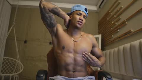 logan_varela online show from 05-04-26, 08:27