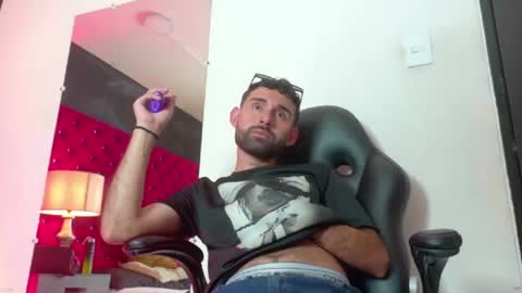 loganfoxx_ online show from 06-26-26, 11:20