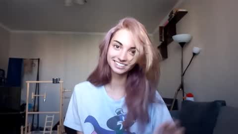 Amelia online show from 09-23-25, 07:55