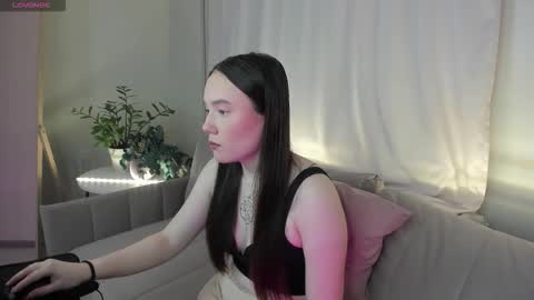 Lola online show from 02-01-26, 02:21