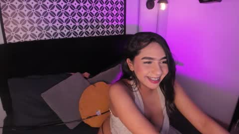 Snapshot of lola_12_ chatting on 03-18-26, 01:03 Lola online show from 03-18-26, 01:03