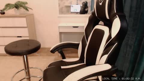  Lola  online show from 02-04-25, 08:02