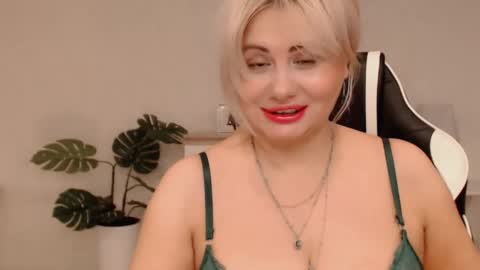 Snapshot of lola_anderson chatting on 03-01-26, 11:45 Lola online show from 03-01-26, 11:45