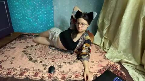 Snapshot of lola_aspis chatting on 10-24-25, 08:00 lola_aspis online show from 10-24-25, 08:00