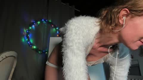 lola_belgium online show from 01-16-25, 05:23