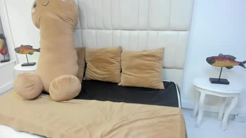 Snapshot of lola_cook chatting on 10-12-25, 07:24 Lola online show from 10-12-25, 07:24