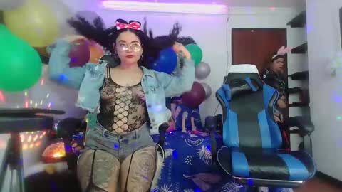 lola_fiery online show from 12-30-24, 05:44