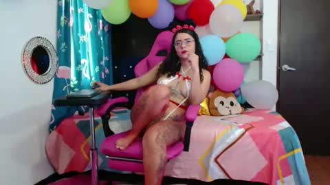lola_fiery online show from 09-11-25, 01:22