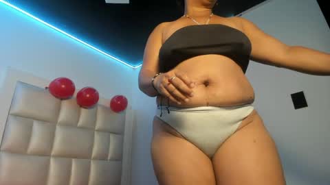 Snapshot of lola_js chatting on 05-31-26, 01:07 lola_js online show from 05-31-26, 01:07