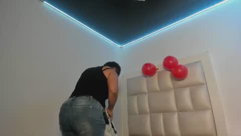 lola_js online show from 06-30-26, 12:17