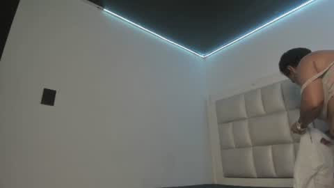 lola_js online show from 07-21-26, 11:56