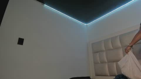 lola_js online show from 07-31-26, 12:04