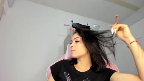 Lola Kamila online show from 01-20-25, 10:15