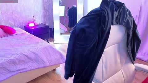 Lola  online show from 04-23-26, 02:30